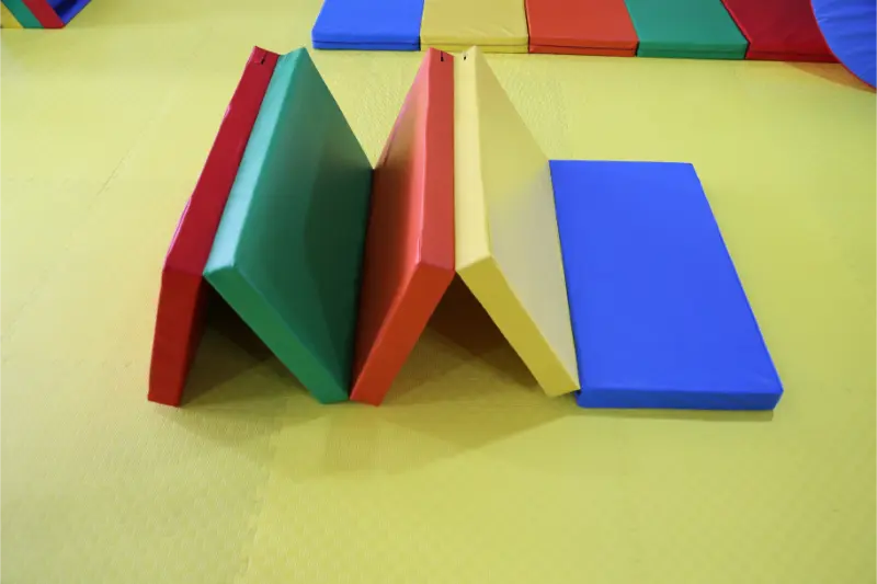 XOT XIN OUTAI pogłębia badania i rozwój produktów, dostarczając dostosowane do indywidualnych potrzeb rozwiązania w zakresie miękkiego sprzętu dla światowych instytucji sportowych dla dzieci